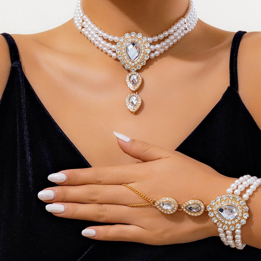 Vintage Imitation Pearl Bracelet Necklace Set for Women Elegant Green Rhinestone Stacked Necklace Friendship Jewelry Gifts