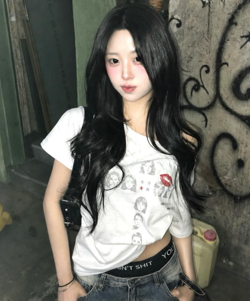 Ijeulum Kiss The Cross Boat Neck Short Sleeve T-Shirt (White)