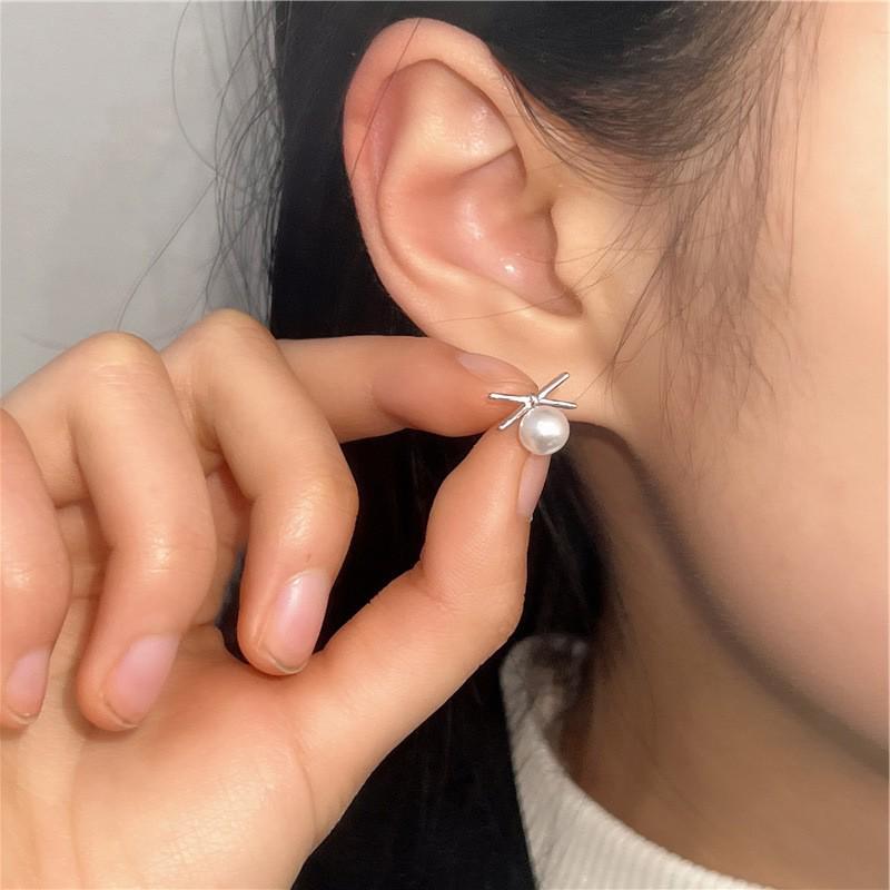 Women's Luxury Textured Metal Hoop Earrings - Versatile Niche Design