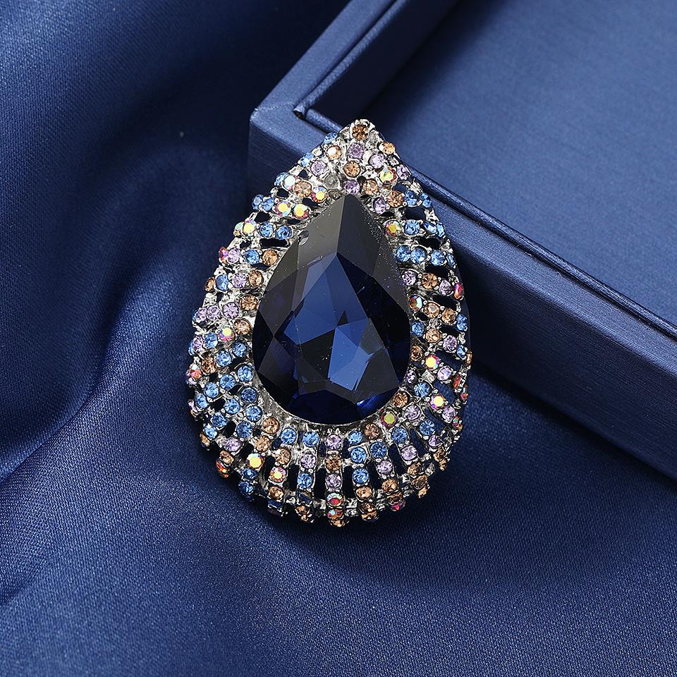 Fashion Women Men Shining Waterdrop Crystal Brooch Badges Elegant High-end Party Banquet Clothing Suit Pin