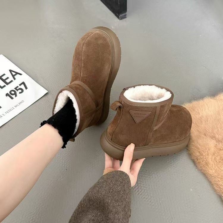 Thick-soled Snow Boots Women's 2025 New Winter Velvet Warm Short Tube Ugly Cute Big Cotton Shoes Bread Shoes Short Boots