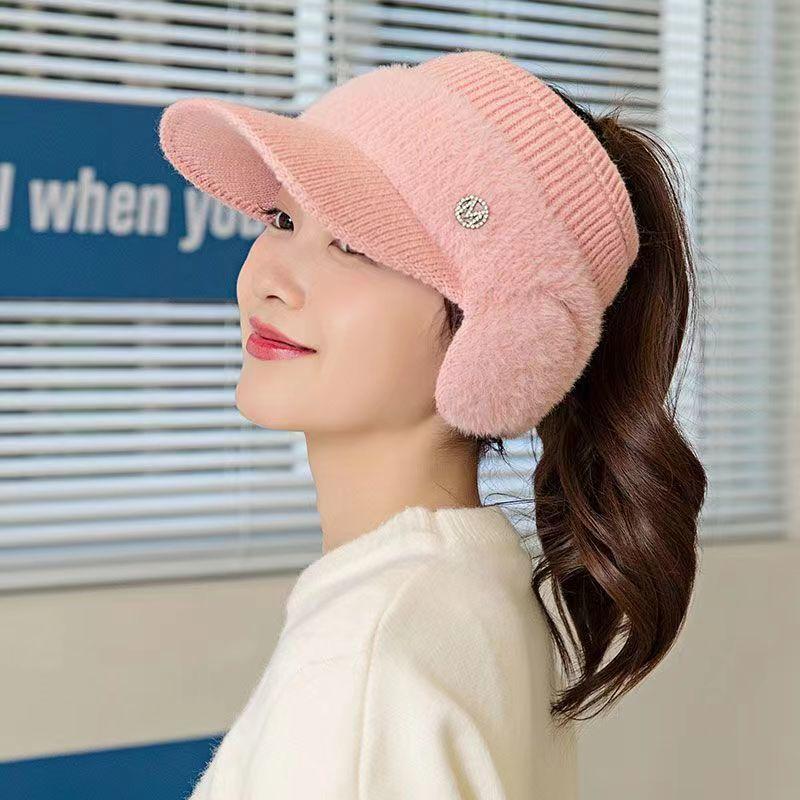 Vinterplysch pilotmössa med öronlappar Elastisk polyesterstickad mössa för kvinnor, varm flygarmössa i fleece med Pom-Pom, vindtät utomhushuvudbonad