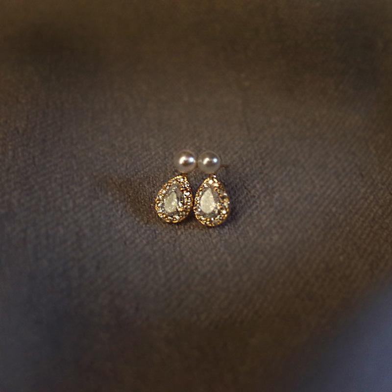 Imitation Pearl Earrings, Feminine and Niche Design Sense, High-end Silver Needle Earrings, Mosquito Coils, and Ear Coils