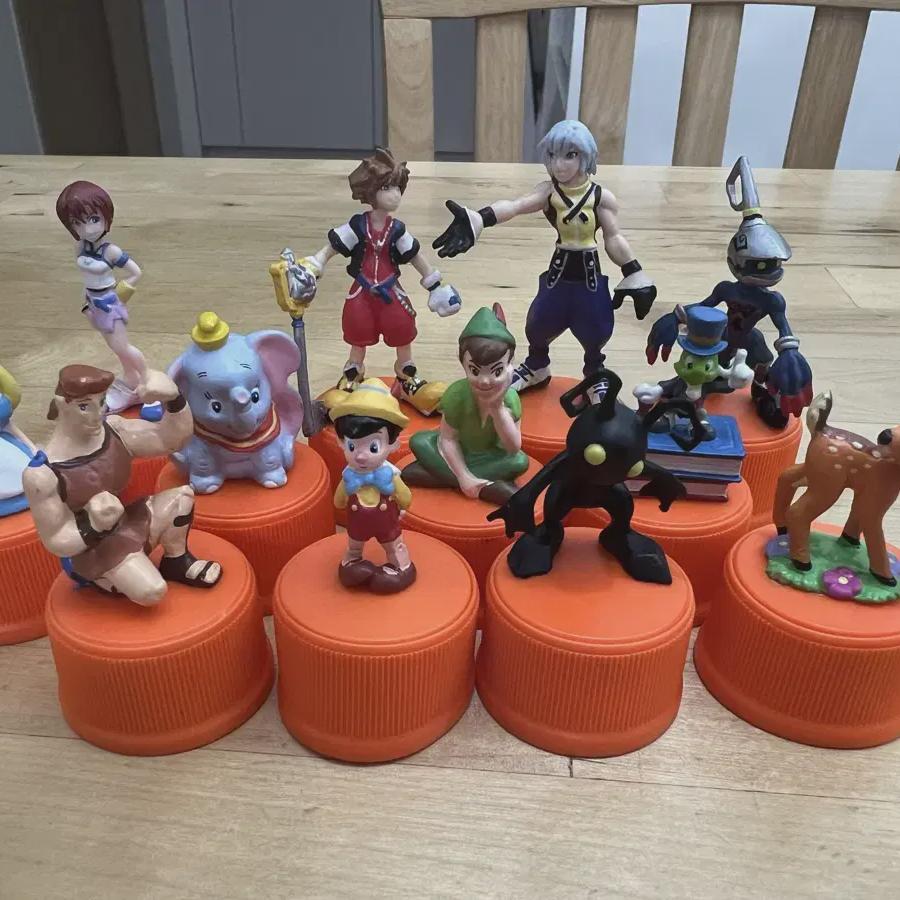 

Disney Kingdom Hearts Полный набор из 24 фигурок-колпачков для бутылок