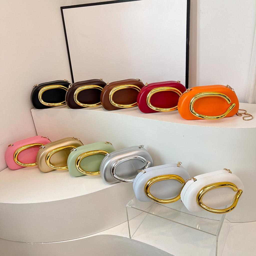 Ladies' Detachable Chain Shoulder Strap Bag -Gold Metallic PVC Banquet Handbag with Magnetic Closure Design, Simple and Fashionable Commuter Party Use