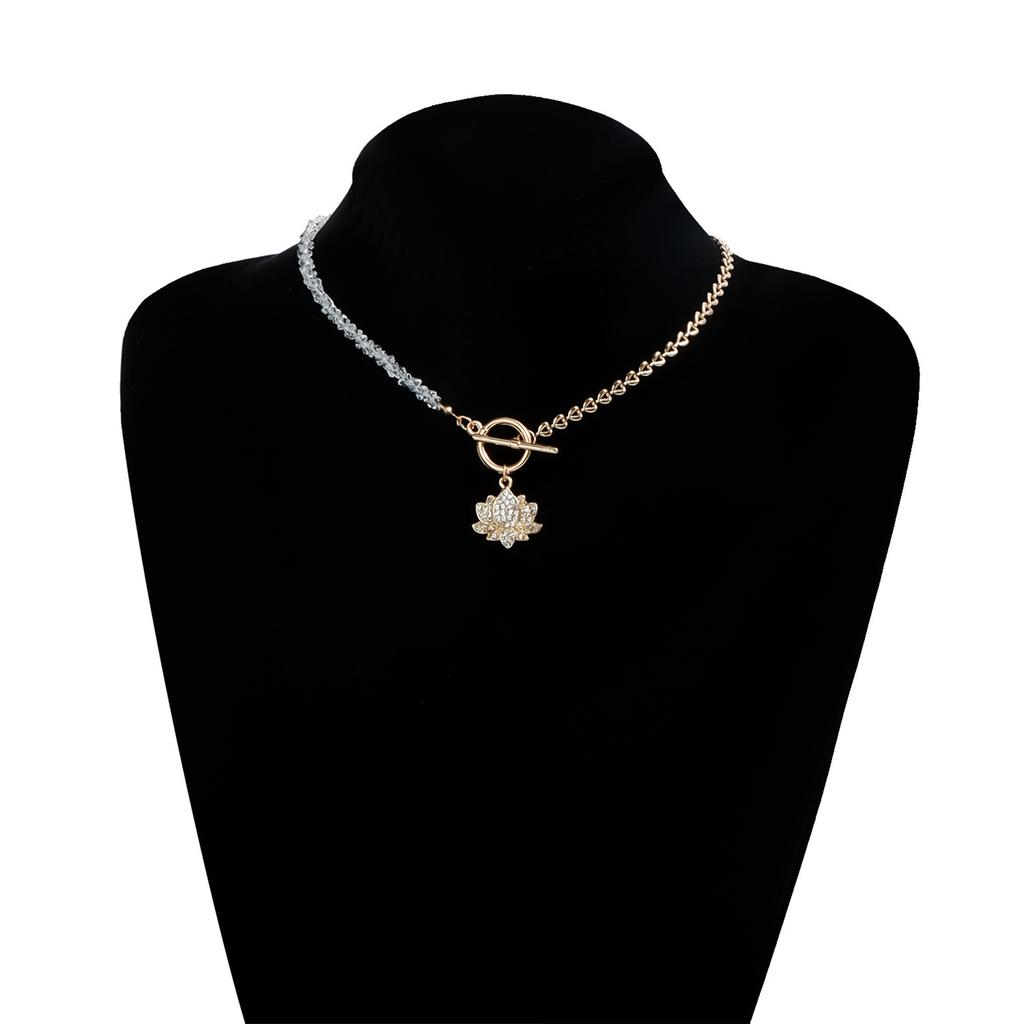 Elegant Dark Concept Floral and Crystal Necklace with Stone Decors Premium Alloy Clavicle Chain for Versatile Fashion