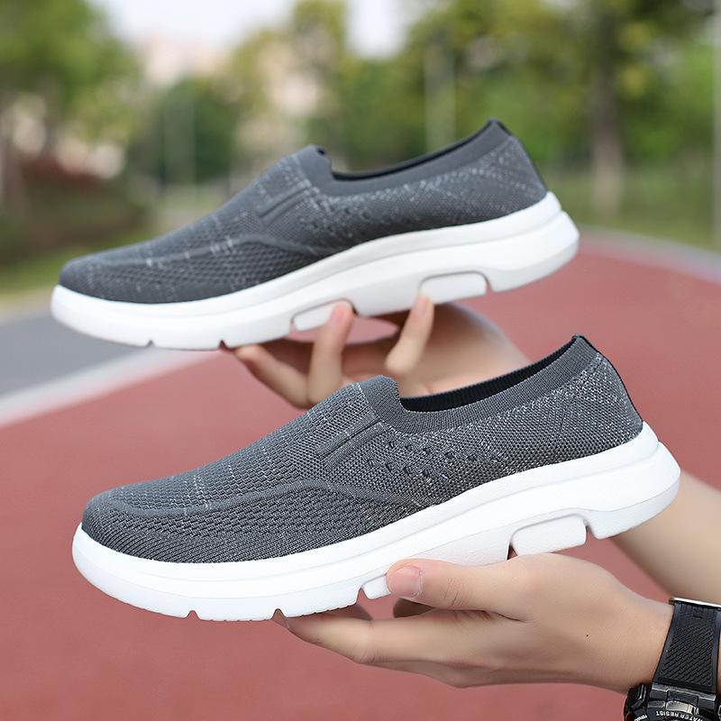 Outdoor Lightweight Travel Shoes with Soft Soles and Breathable Casual Middle-aged Men's and Women's Shoes with New Mesh Surfaces