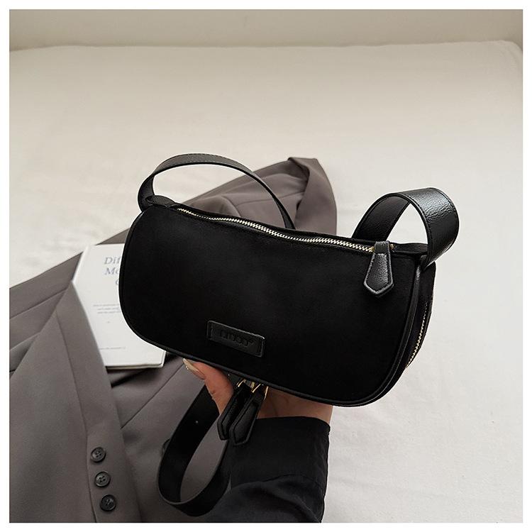 

Ретро замшевая маленькая сумка женская 2025 новая нишевый дизайн для выхода сумка для мобильного телефона зарубежный стиль на плечо сумка-мессенджер тренд чёрный