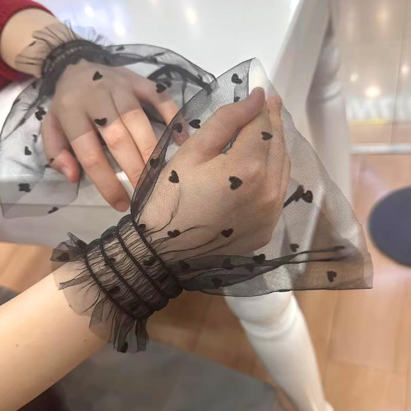 1PC Cropped Floral Lace Trim Shirt New Short-Sleeve Lace Blouse Lace Sleeves Eye-Catching Design 18x15cm