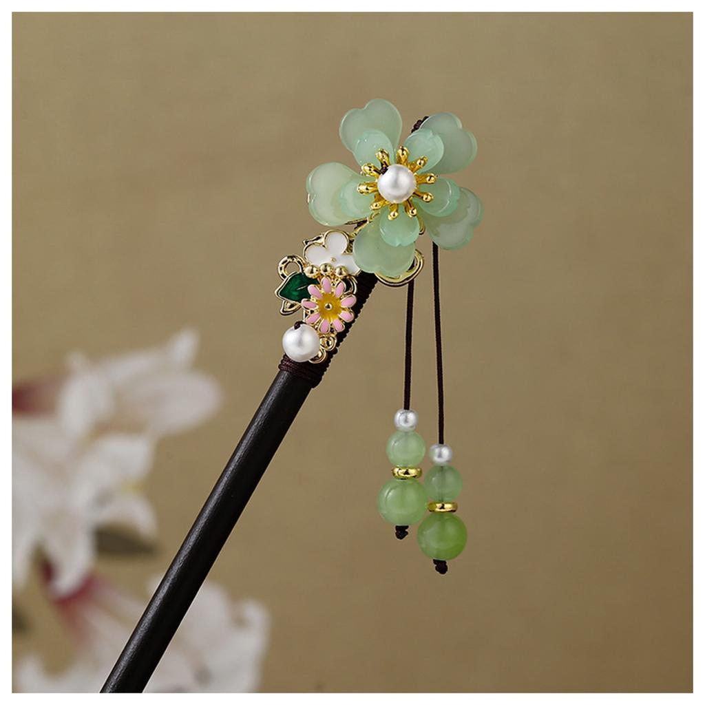 Ancient Style Magnolia Hairpin Artificial Transparent Glass Flower Tassel Hair Stick Wooden Simple Updo Hairpin New Year Gifts