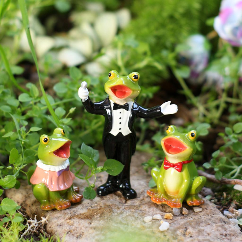 Set of 3 Frog Choir Figurines Garden Ornaments Resin Material Decorative Frog Statues for Outdoor Indoor Display