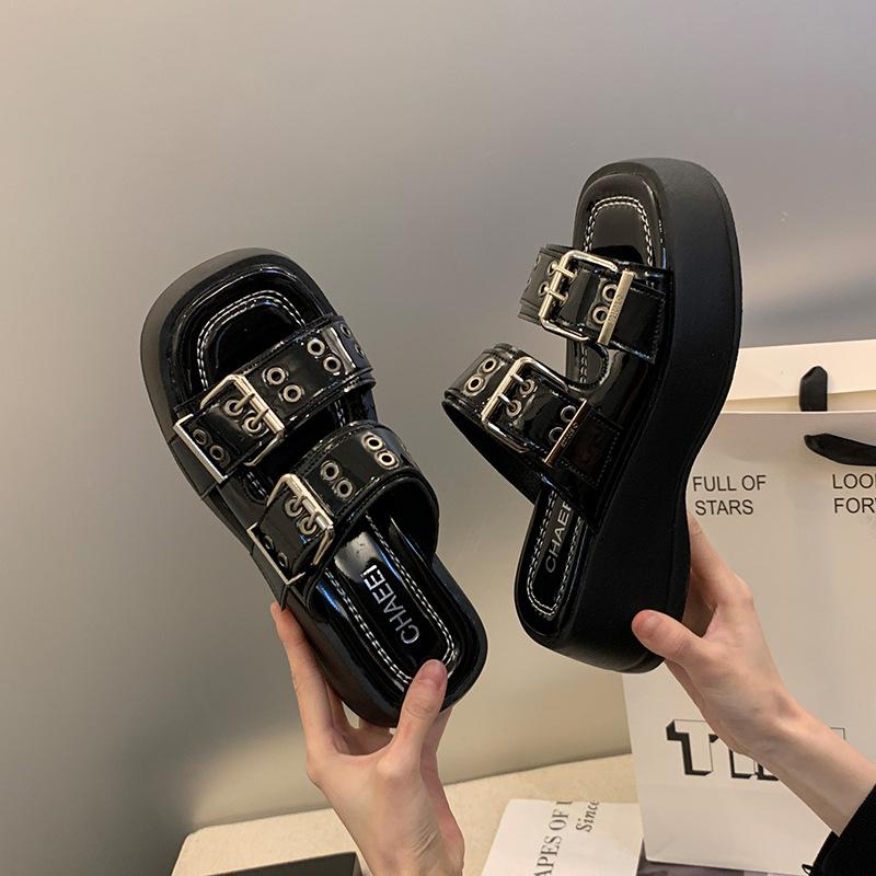 Fashion trend silver Internet celebrity super fire thick-soled slippers summer wear high-end non-slip cool slippers 35