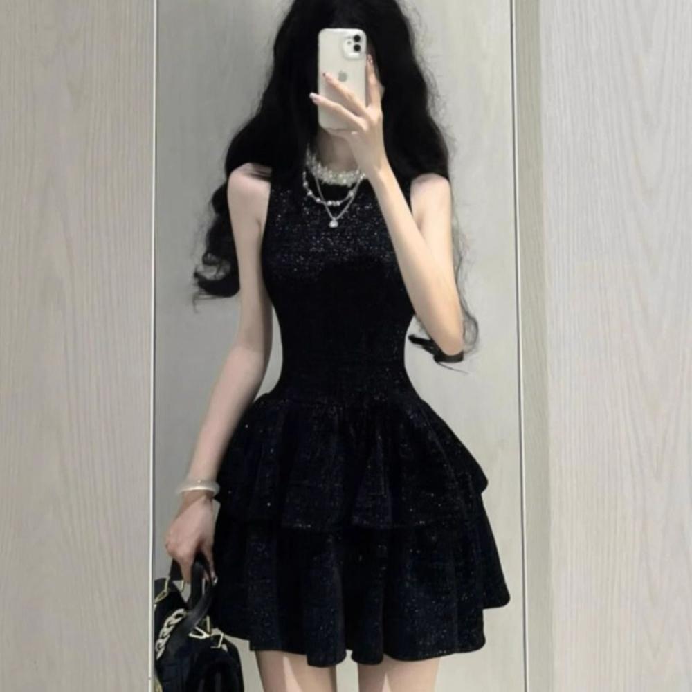 Rich Daughter French Sleeveless Dress Casual Style New Birthday Dress Hepburn Style Temperament Small Black Dress
