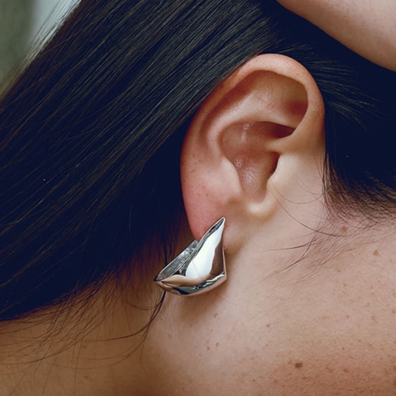 Cellmute PETAL SLIM EARRING(WHITE GOLD)