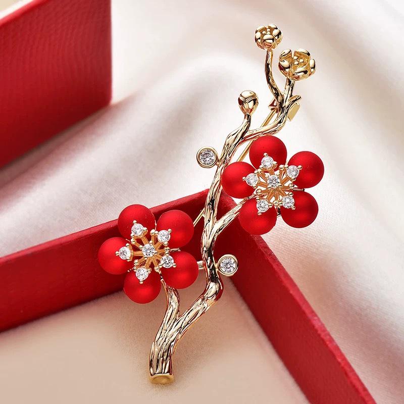 Elegant Plum Blossom Pearl Brooch - High-End Retro Women's Pin and Clothing Accessory