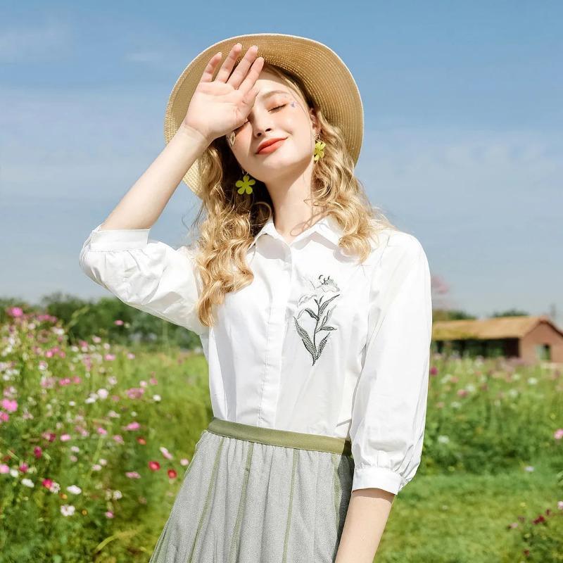

Women s Floral Embroidery Satin Finish Three Quarter Sleeve Blouse XL белый