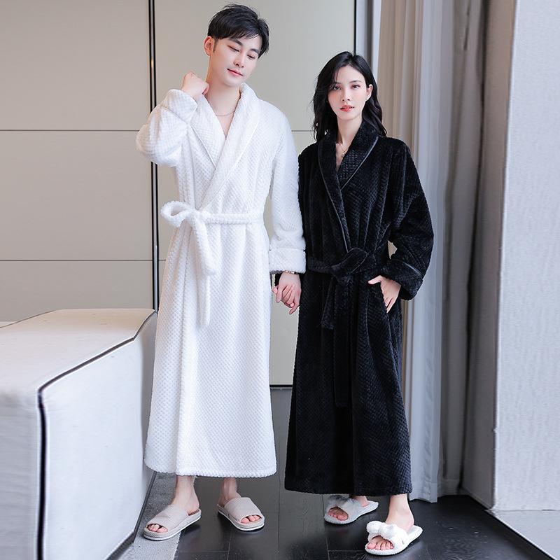 Comfortable Flannel Bathrobe: Thick Long Robe for Women & Couples In Autumn/Winter