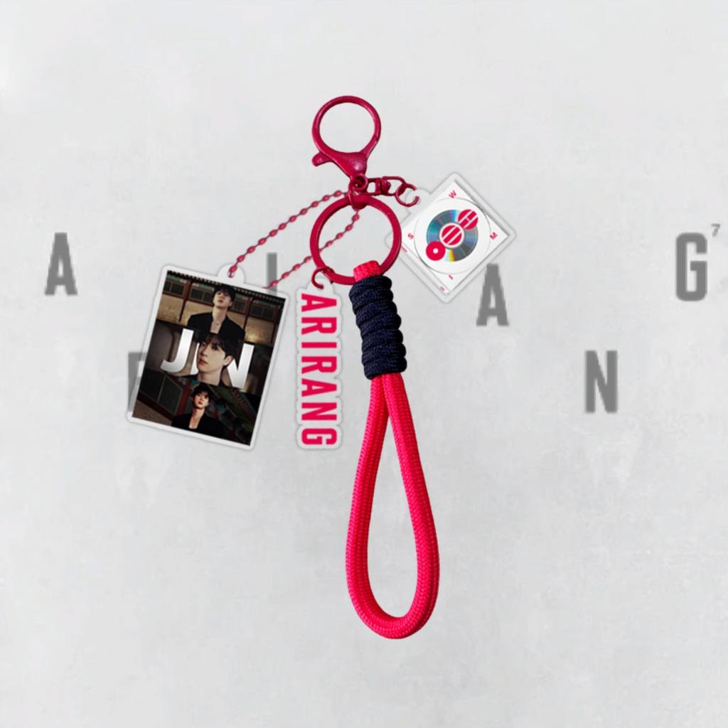 7 Stück BTS ARIRANG Thema Schlüsselanhänger, Bangtan Boys Foto Anhänger mit roter geflochtener Schnur, Kpop ARMY Fans Taschenzubehör, Kpop Idol Taschenanhänger für ARMY Fans