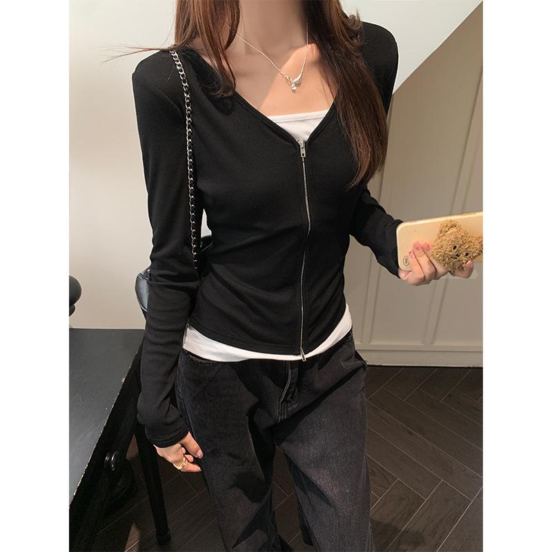 Autumn and winter new black and white contrasting color inner bottoming shirt long-sleeved t-shirt women's fake two niche design slim-fit