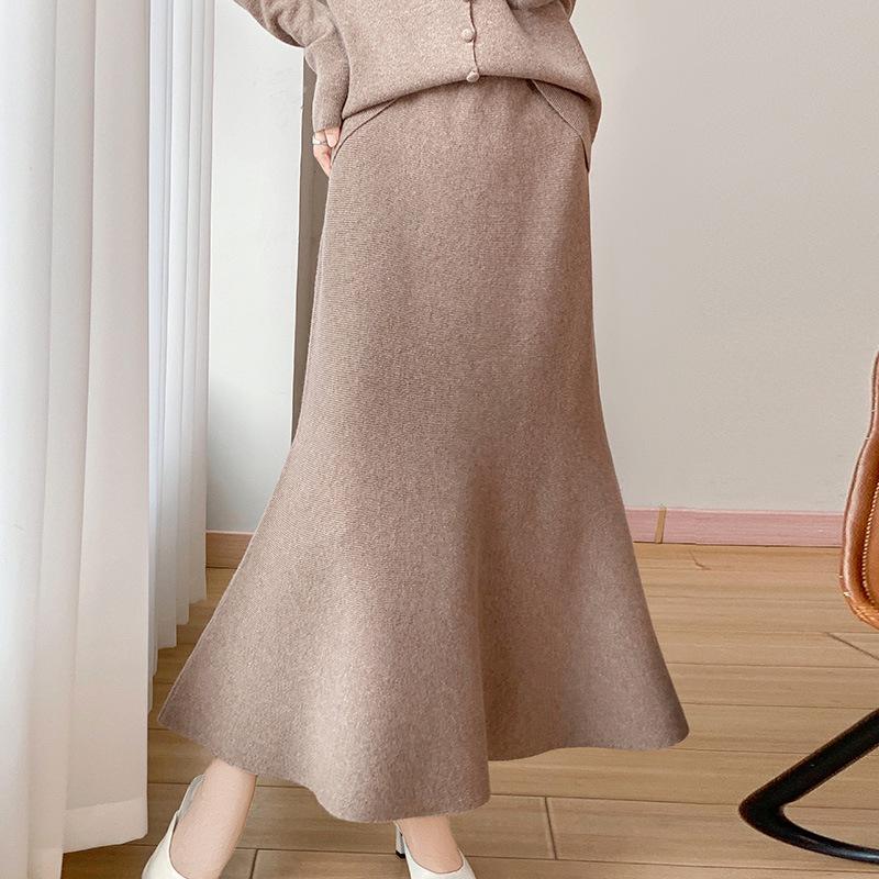 Women's Mid-Length Fishtail Wool Skirt: Elastic Waist, Solid Color, Casual & Versatile