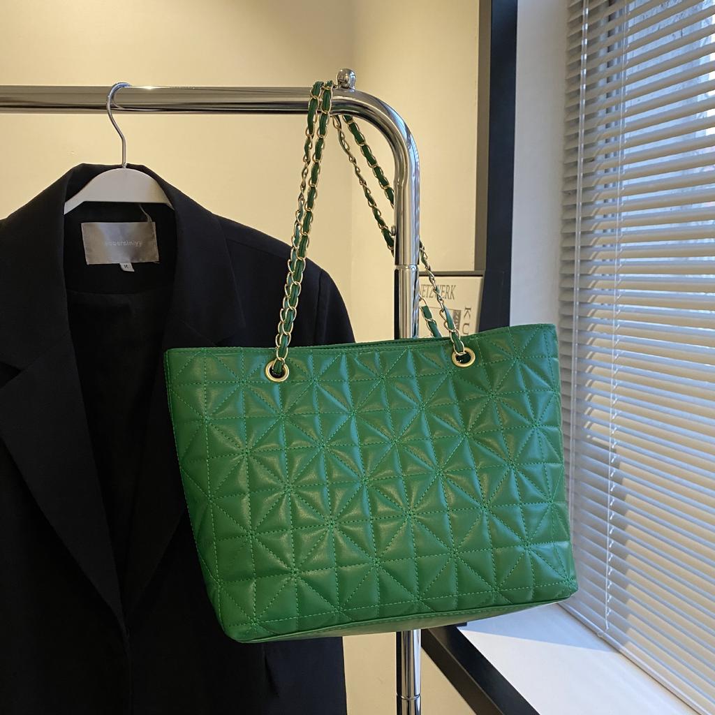 Versatile Foreign Style Chain Rhombus Indentation Tote Bag Women's Large-capacity Popular Trend Personalized Student Shoulder Bag