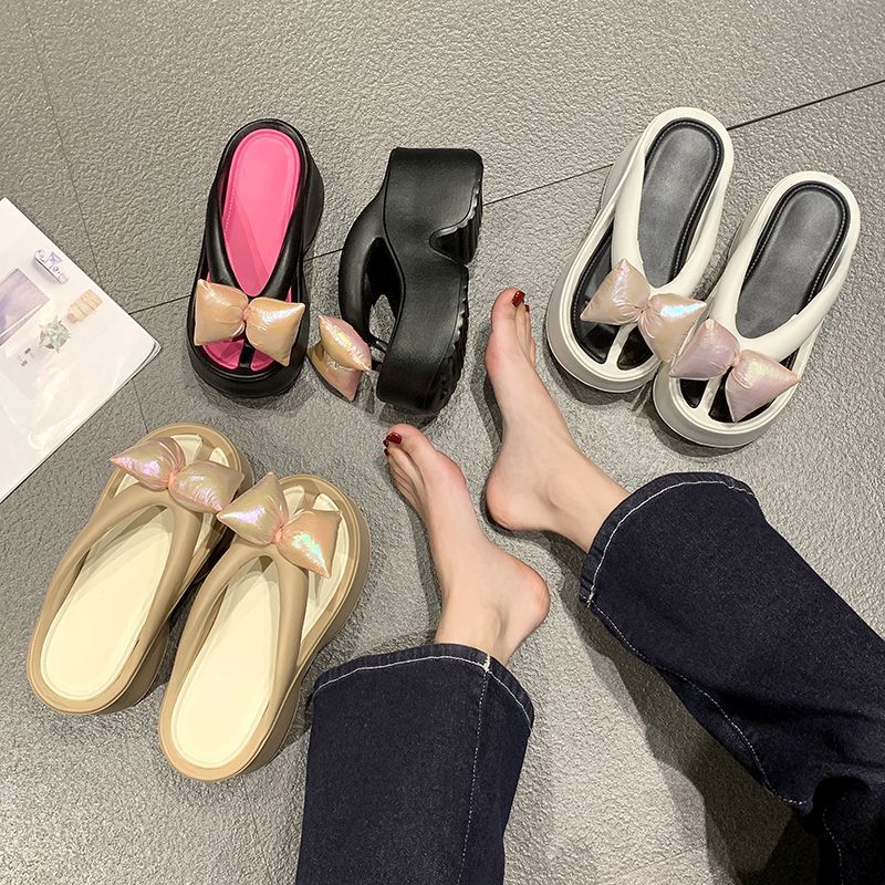 Internet Celebrities Super Fire Thick Bottom Heightening Pinch Feet Beach Cool Slippers 2025 New Fashion Flip-flops Women's Summer Wear