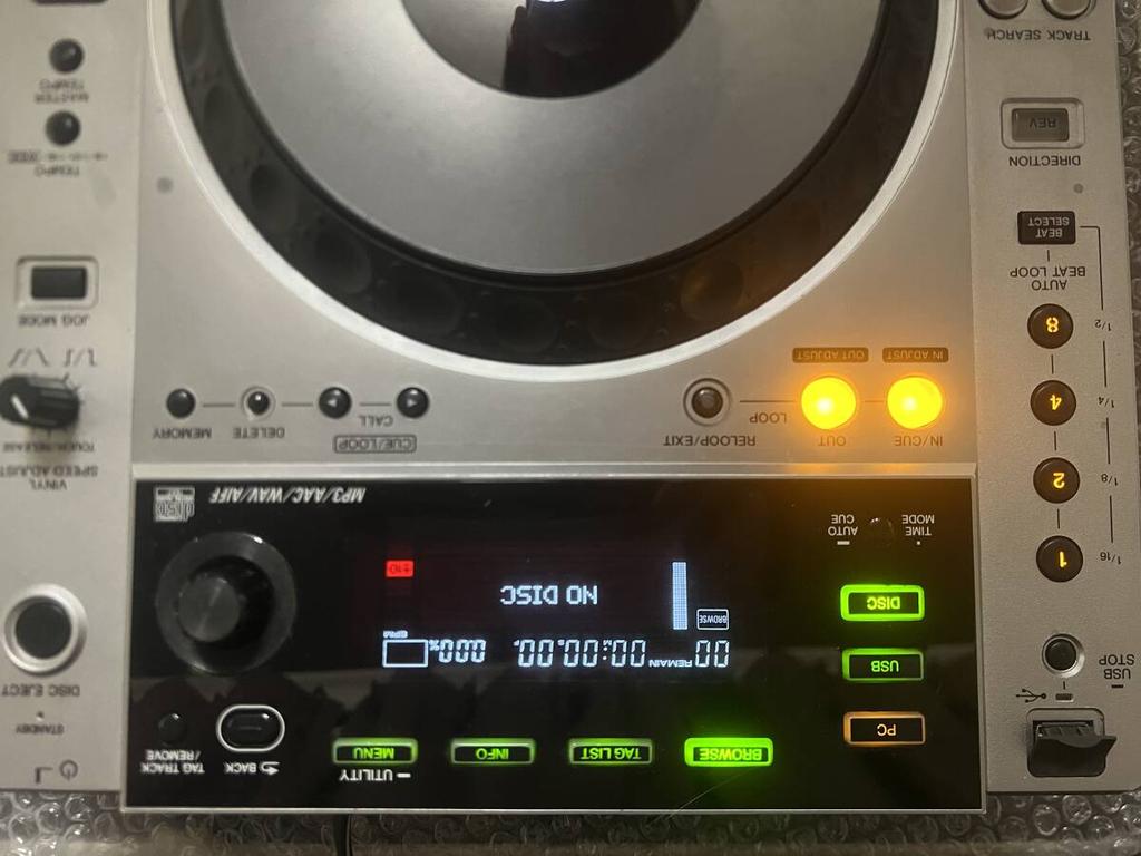 [UŻYWANY] Pioneer Srebrny Odtwarzalny przez USB Pioneer CDJ-850