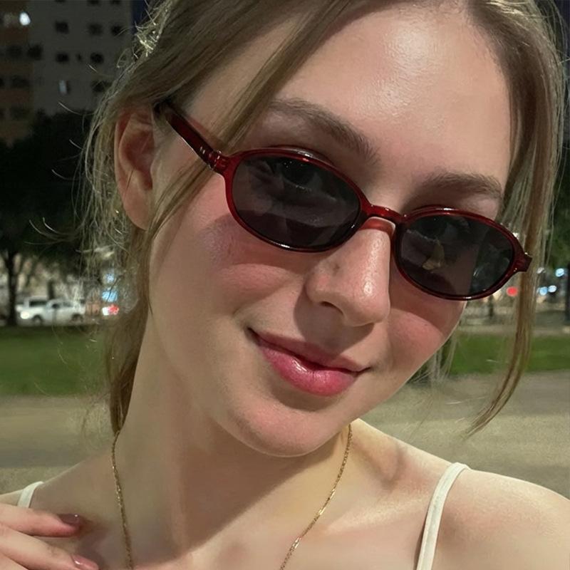 Oval Shape Sunglasses Women Vintage Style Rivets Decoration Female Sun Glasses Holiday Travelling Men Sunglass