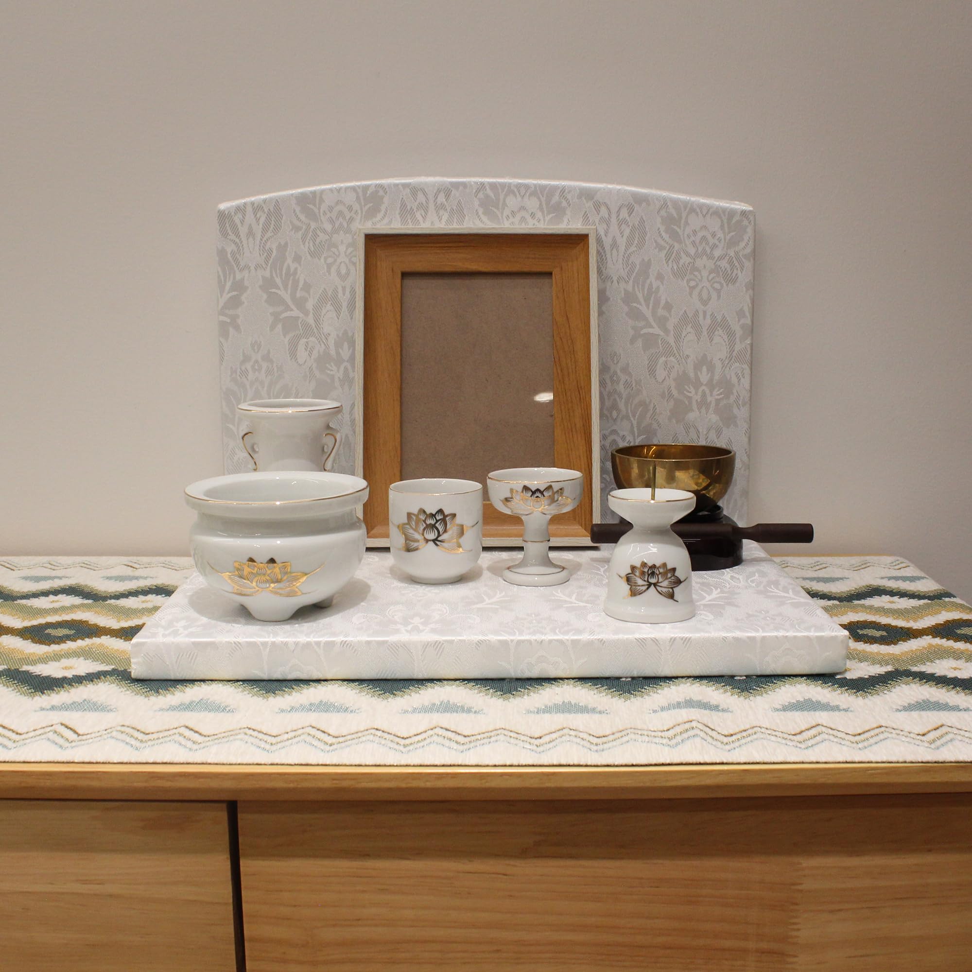 

Современный буддийский алтарь, Мини-буддийский алтарь, Современный открытый алтарь, Личный мемориальный алтарь, Мемориальный алтарь из натурального дерева, Буддийский алтарь широкого типа,