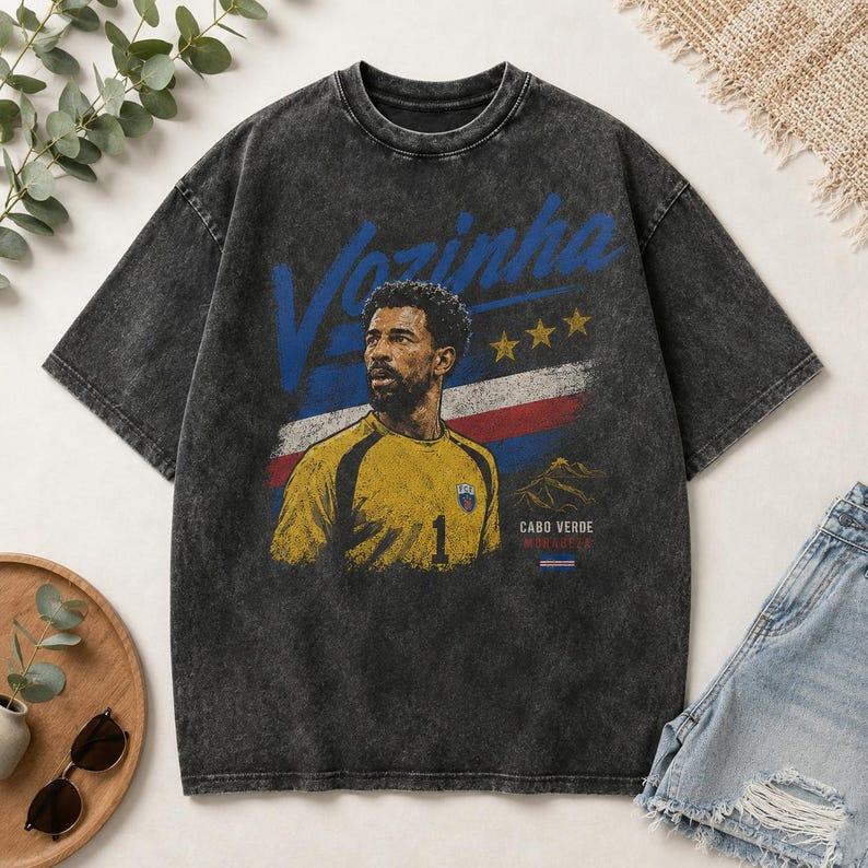 2026 Hot Sale Summer Fashion Trendy Tee Vozinha Holding Cabo Verde Flag Radial Circle Star Vintage Acid Wash Cotton T-shirt