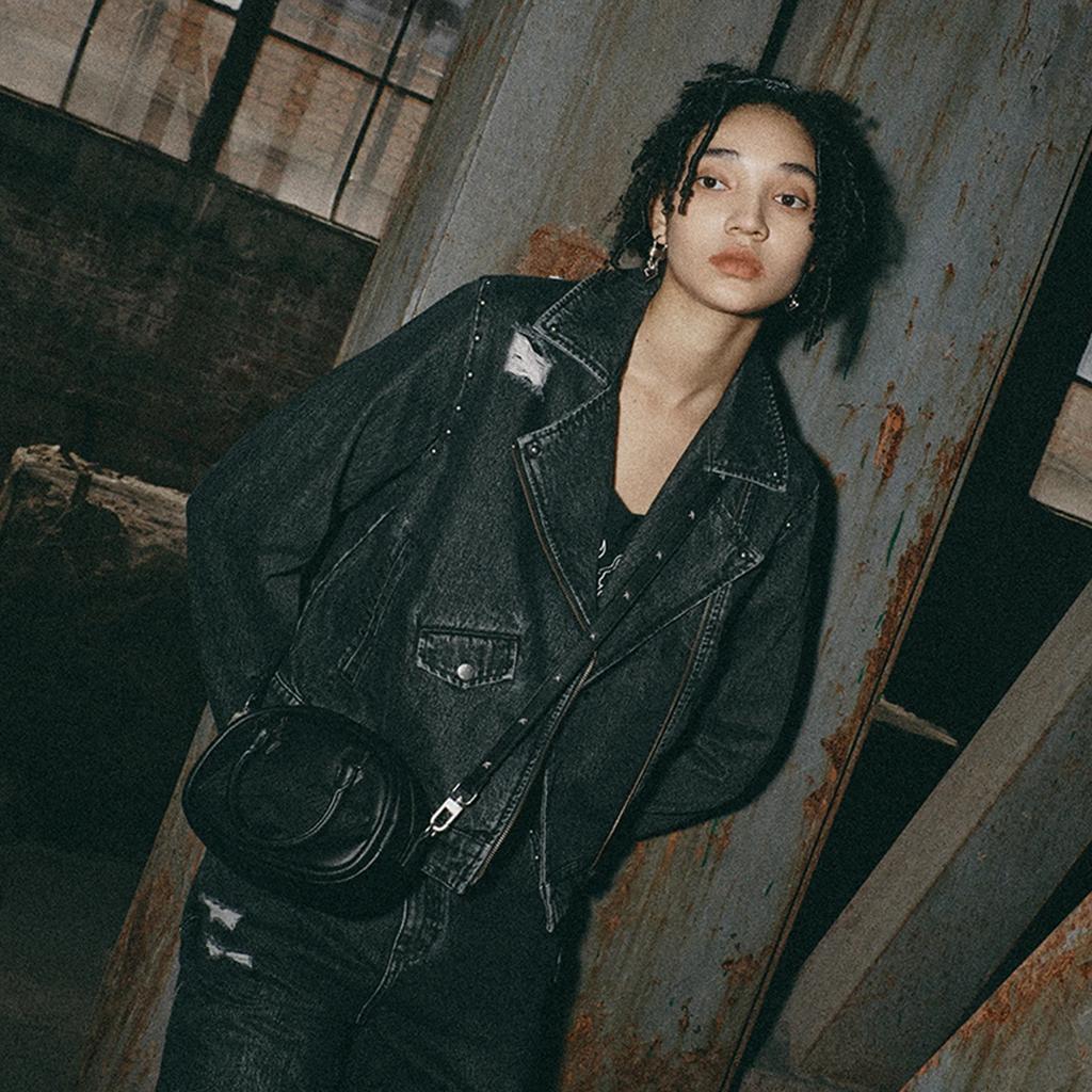 Li Ning X Pleasures Damen Jeansjacke mit Grafikdruck auf dem Rücken Jacke Schwarz AJDT758-1