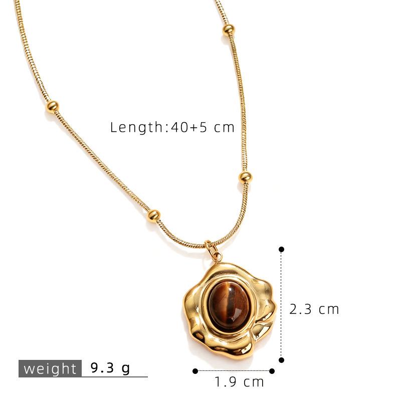 Women's Retro Tiger Eye Pendant Necklace - Luxury Titanium Steel Clavicle Chain, Non-Fading, Versatile Fashion Accessory