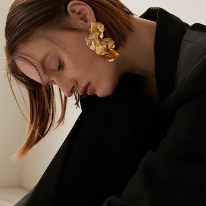 

OOZE Wavy line 01 E (showpiece) Gold