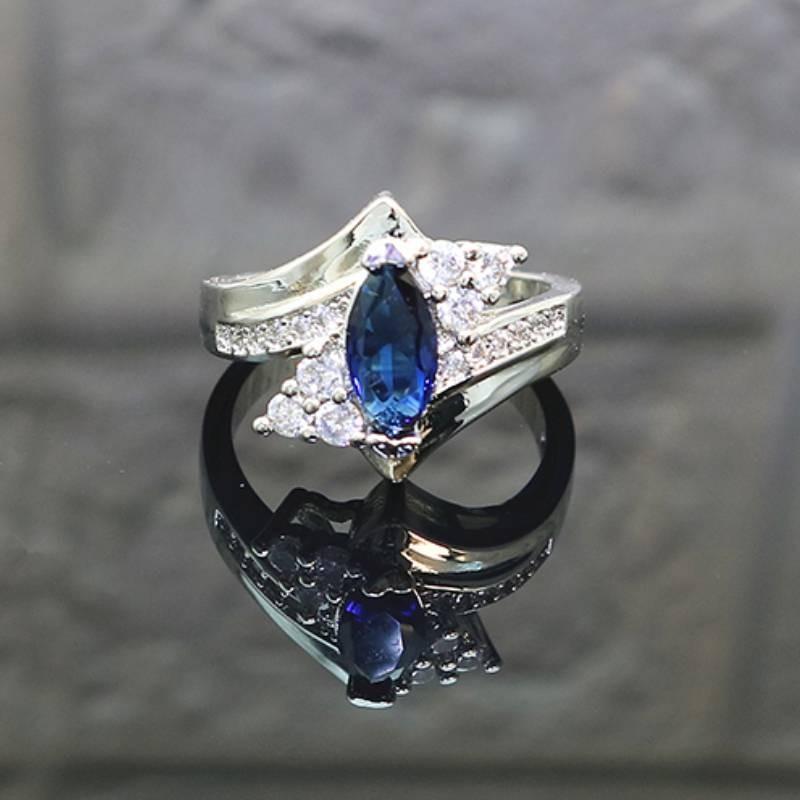 Stunning Blue Geometric Ring Crafted With Copper For Elegant Fashion Statement