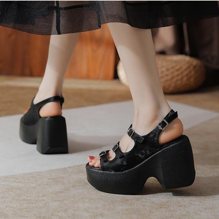 Thick-soled Fashionable Beach Sandals for Women In Summer Simple and Versatile High-heeled Sandals for Women