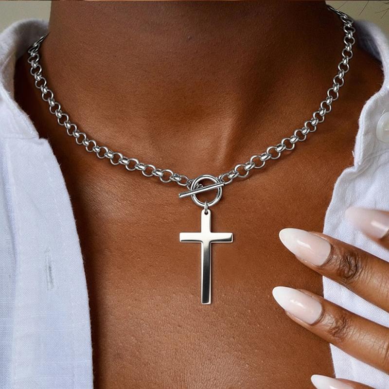 Simple Stainless Steel Round Hollow Pendant Necklace for Women Unique Metal Cuban Chain Clavicle Chain Fashion Party Jewelry
