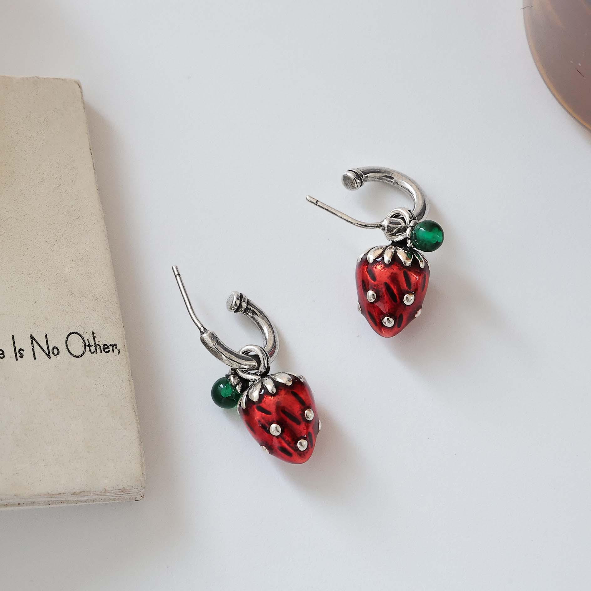 

2025 Женские Модные Серьги-пусеты с Клубникой, Вишней и Грибами - Универсальные и Стильные Ювелирные Изделия Высокого Класса