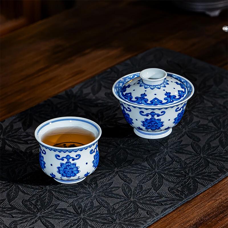 Jingdezhen Hand-Painted Blue & White Lotus Ceramic Gift Set