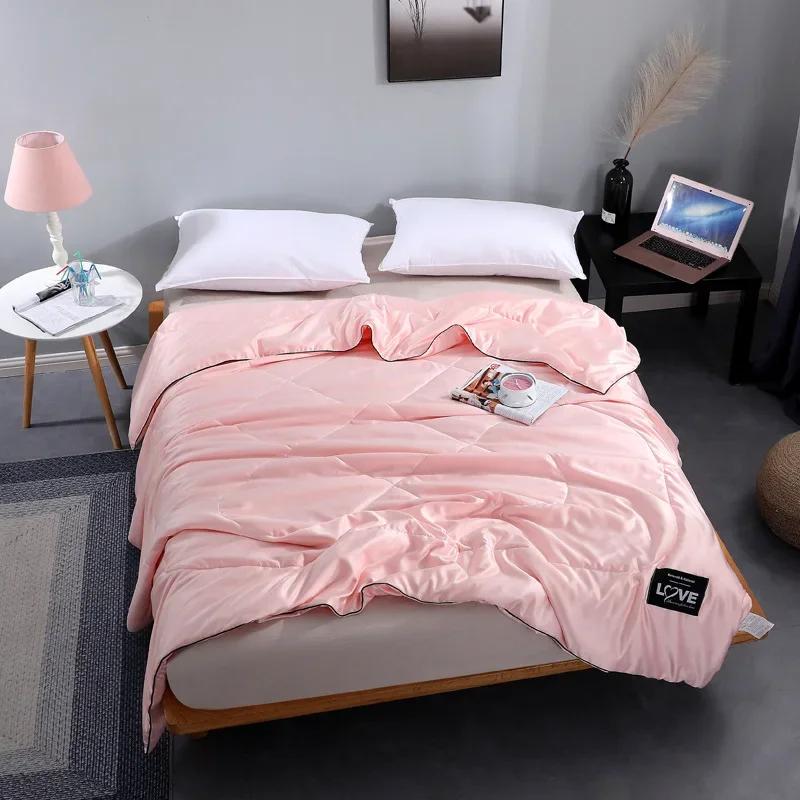 Luxury Emulation Silk Quilted Quilt Queen High End Spring Summer Satin Quilts Mechanical Wash Soft Comfortable Thin Comforter
