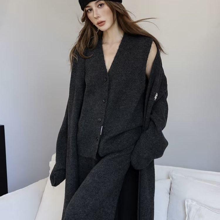 

Женский трикотажный кардиган и комплект одежды в стиле корейской дорамы - Стильный осенне-зимний комплект из 3 предметов 2XL 65-70kg