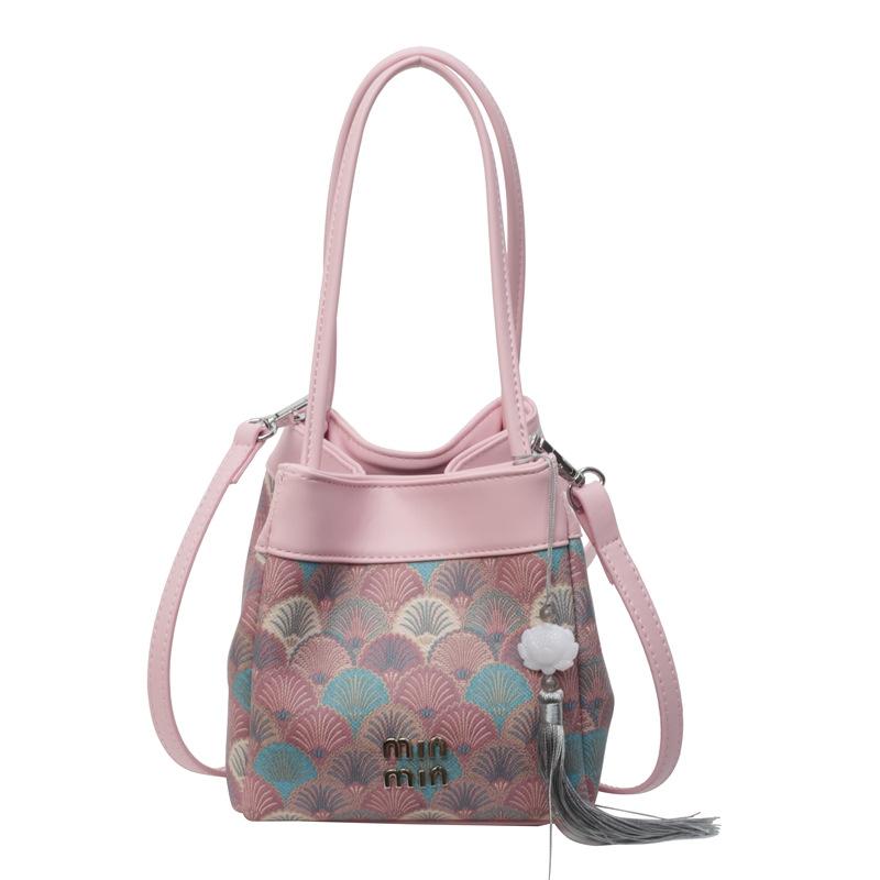 

Bags women s bag 2025 new fashion fringed shoulder bag new Chinese fan-shaped retro embroidered messenger bucket bag tide рожевий