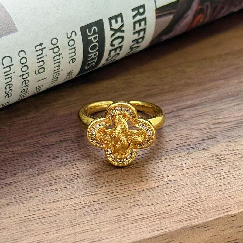 Medieval Vintage Rhombus Four-Leaf Clover High-End Ring Women'S Light Luxury Court Style Fashion Niche Stacking Ring