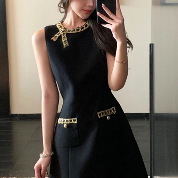 Miu-Style Sleek Socialite Design: Bright Silk Sleeveless A-Line Little Black Dress, Summer Edition