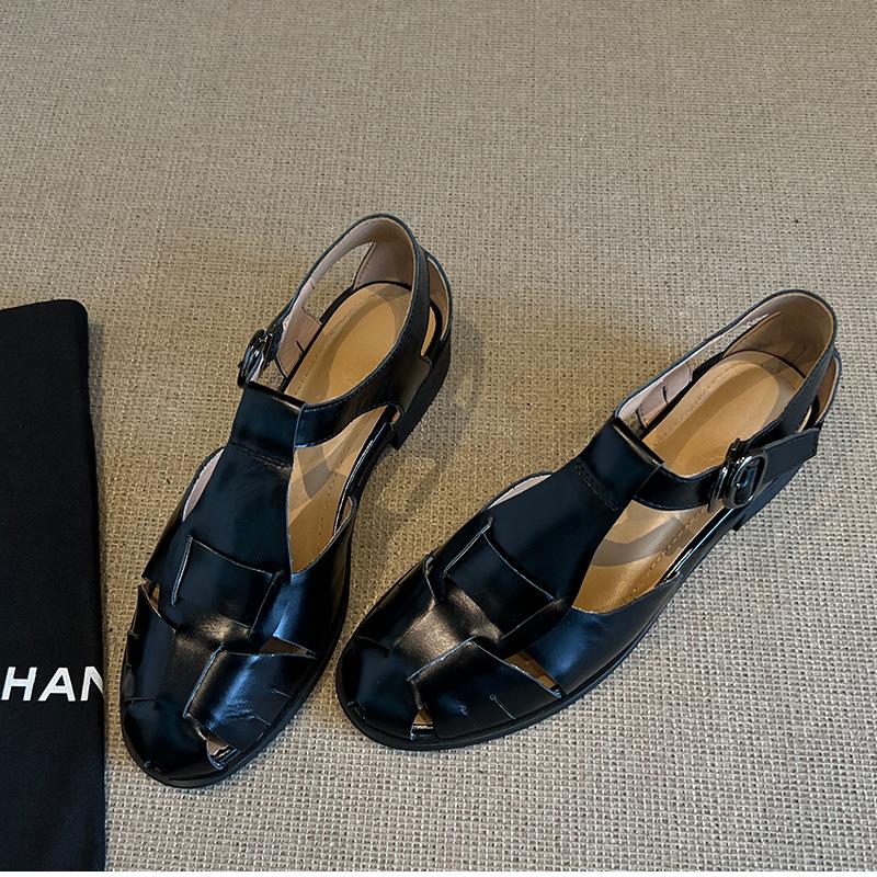 

Summer retro simple solid color Roman style T-strap sandals women s low-heeled pig cage shoes 35