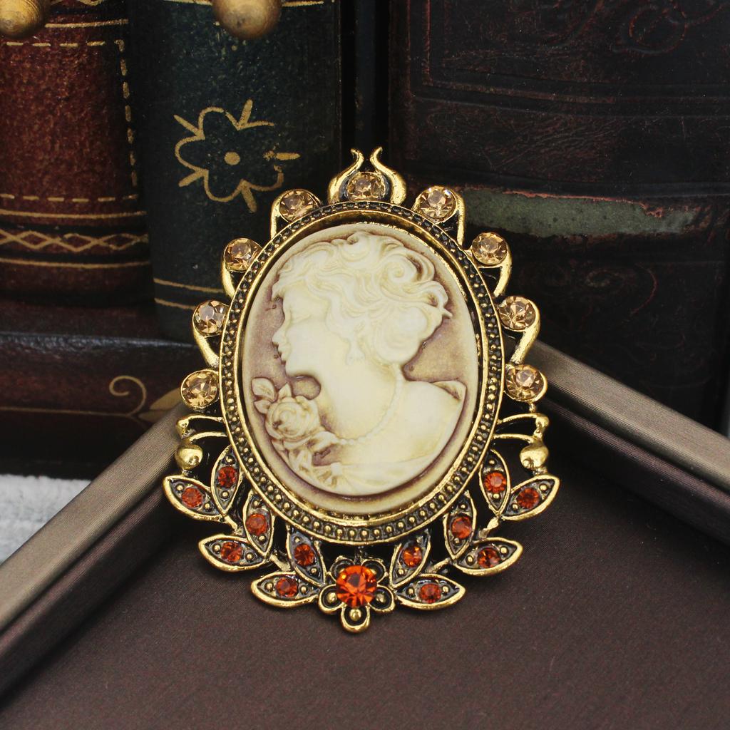Crystal Rhinestones Cameo Vintage Brooches for Women Queen's Cameo Beauty Head Brooch Pin Clothing Accessories Girls Gifts
