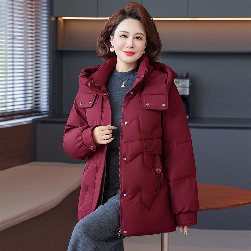 

Модная женская куртка средней длины с утолщенным пуховым наполнителем - Зимняя коллекция 2025 года для стильных молодых мам и женщин среднего возраста 5XL (for 151-160 jin) красный
