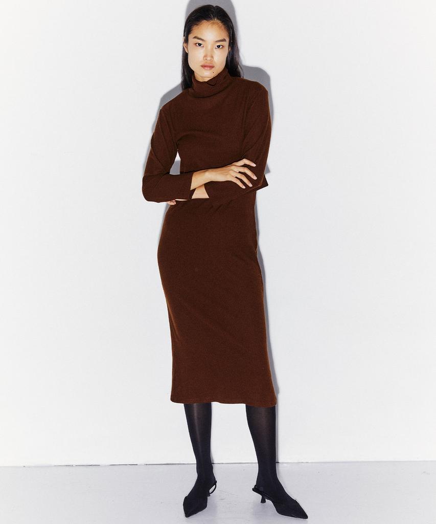 Kimdo Crop Turtleneck Sweater V-Neck Dress Set Brown