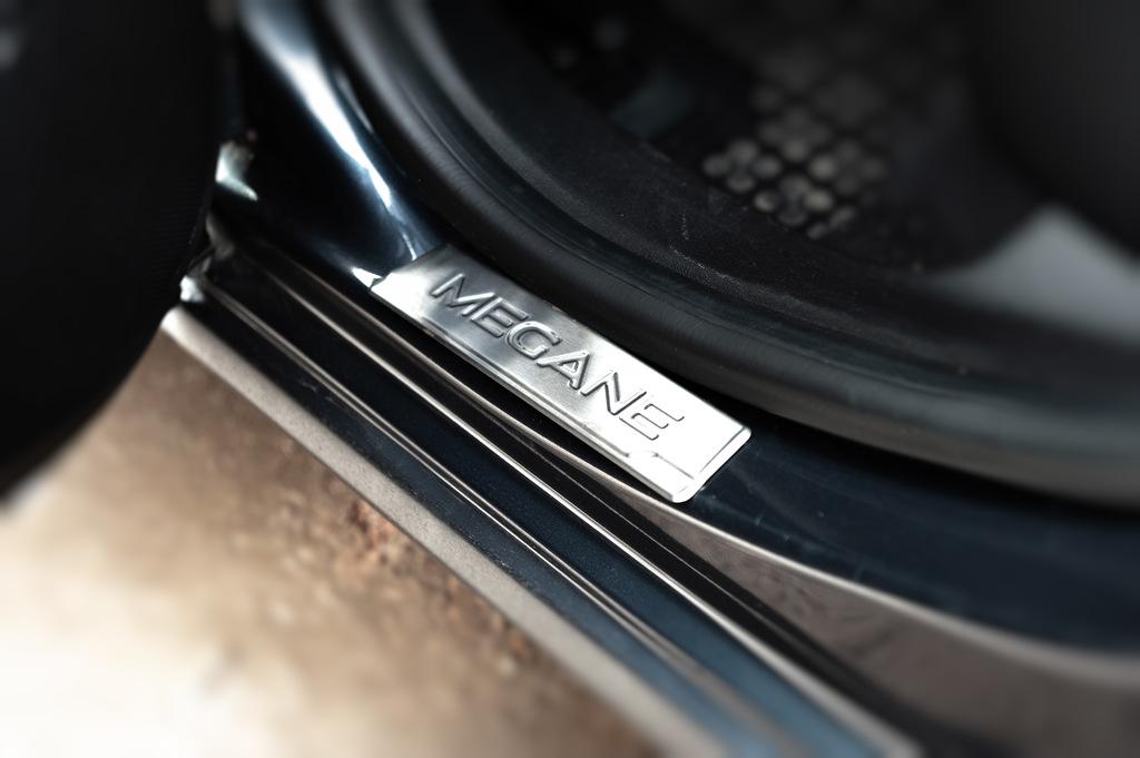 Dverové prahy OmsaLine (4 ks, nerez) pre Renault Megane IV 2016-2025