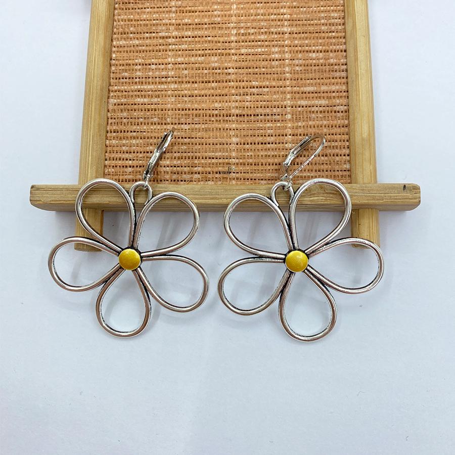 Good Hanging for Women's Daily Casual Birthday Party Hollow Flower Earrings Retro Jewelry Gifts Bohemian Style
