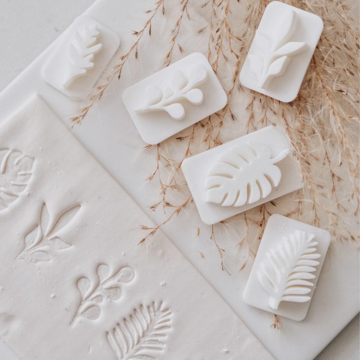 

Набор из 5 штук силиконовых форм для листьев Набор из 5 штук силиконовых форм для глины с дизайном листьев, высокоточные пластиковые формы для серег и подвесок из полимерной глины, бесплатное творчество 5pcs/Set белый